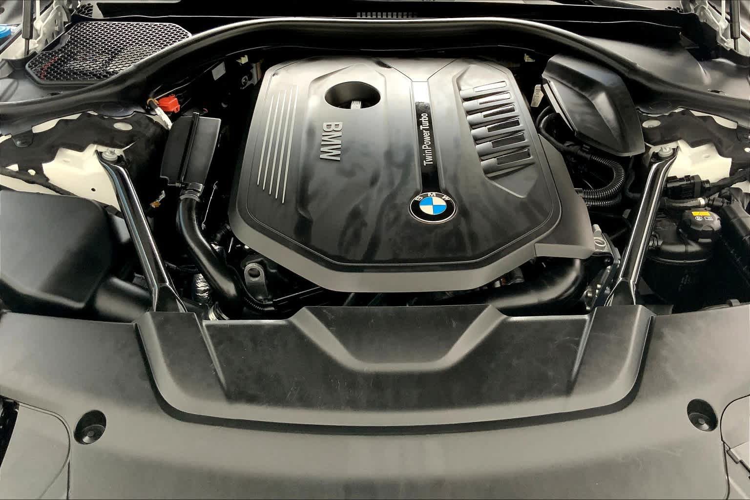 Used 2017 BMW 740i RWD image 32