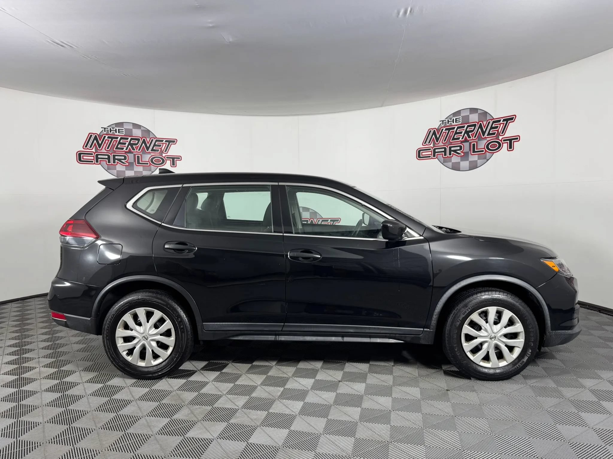Used 2019 Nissan Rogue S AWD/4WD image 8