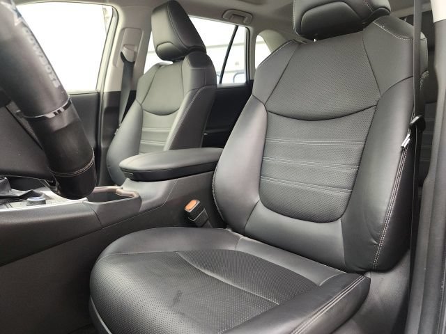 Used 2022 Toyota RAV4 Limited AWD/4WD image 18