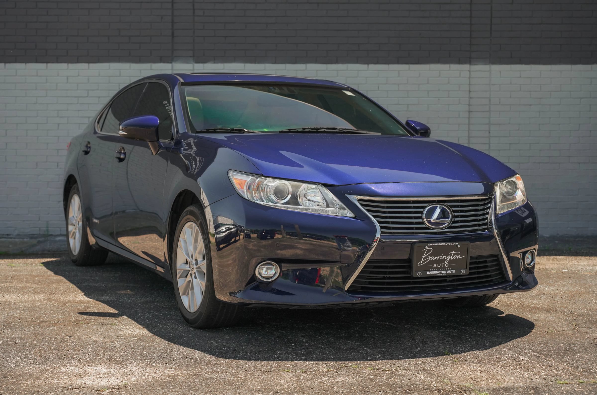 Used 2015 Lexus ES 300h w/ Navigation System Package FWD image 3