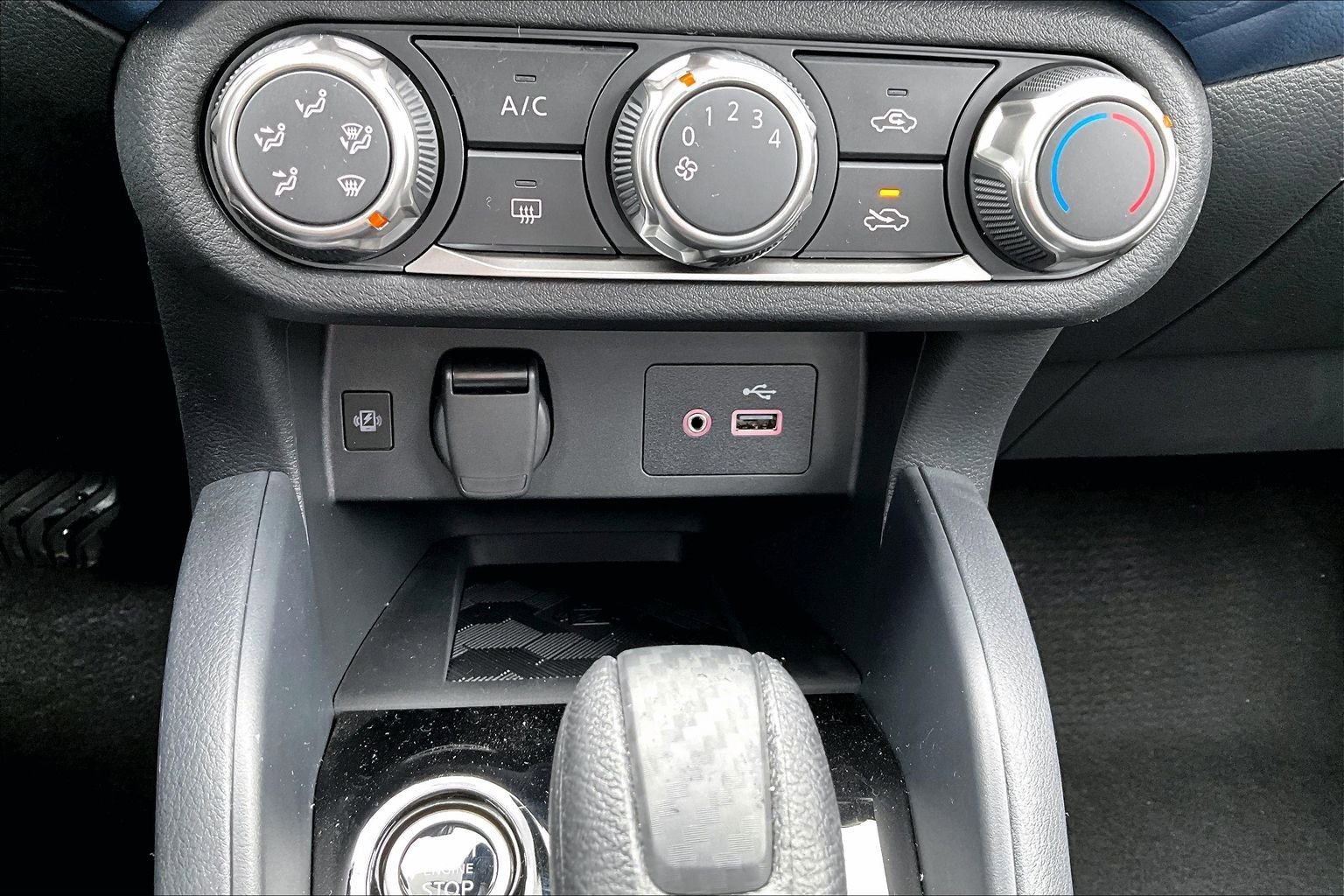 Used 2025 Nissan Versa SV w/ Trunk Package image 7