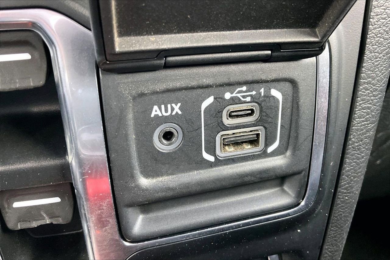 Used 2022 Jeep Wrangler Unlimited Sahara image 18