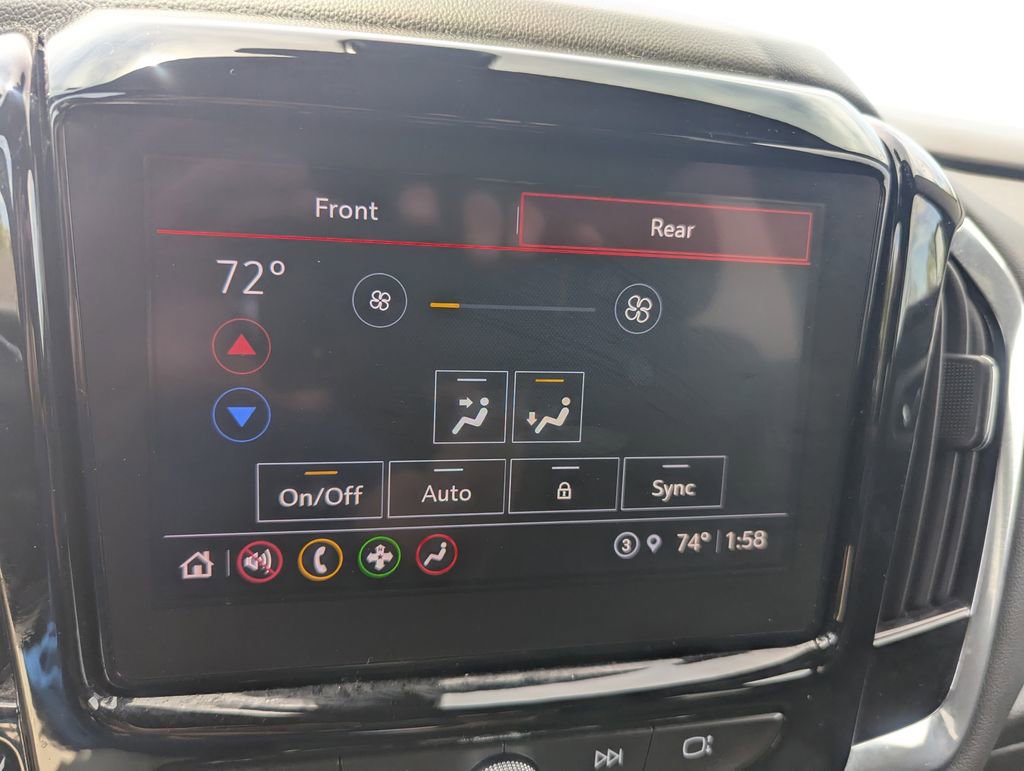 Used 2022 Chevrolet Traverse LT image 24