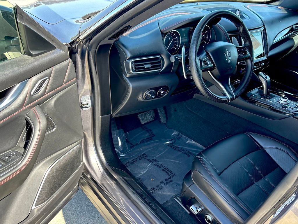 Used 2024 Maserati Levante GT Ultima image 15