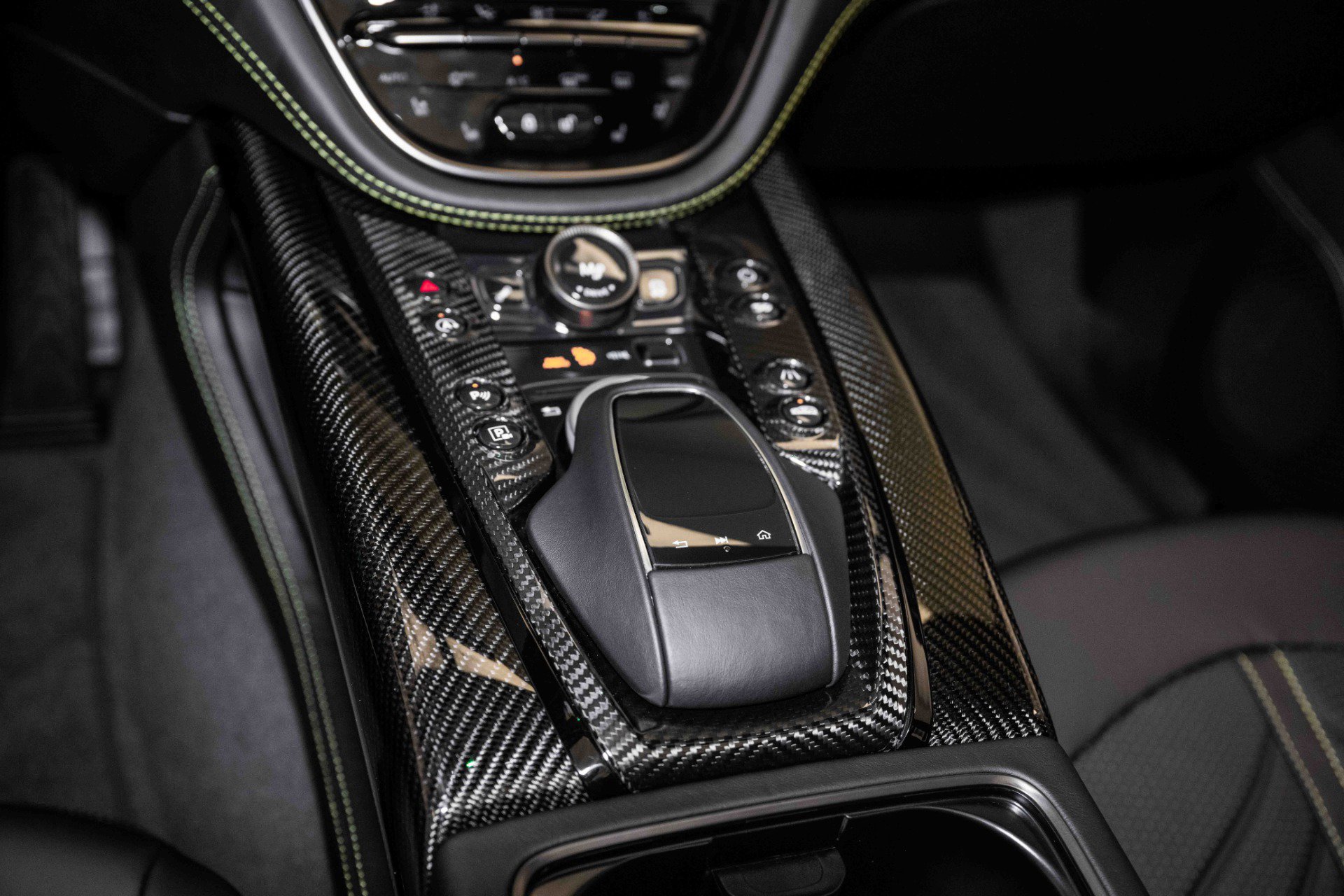 Used 2024 Aston Martin DBX 707 image 34