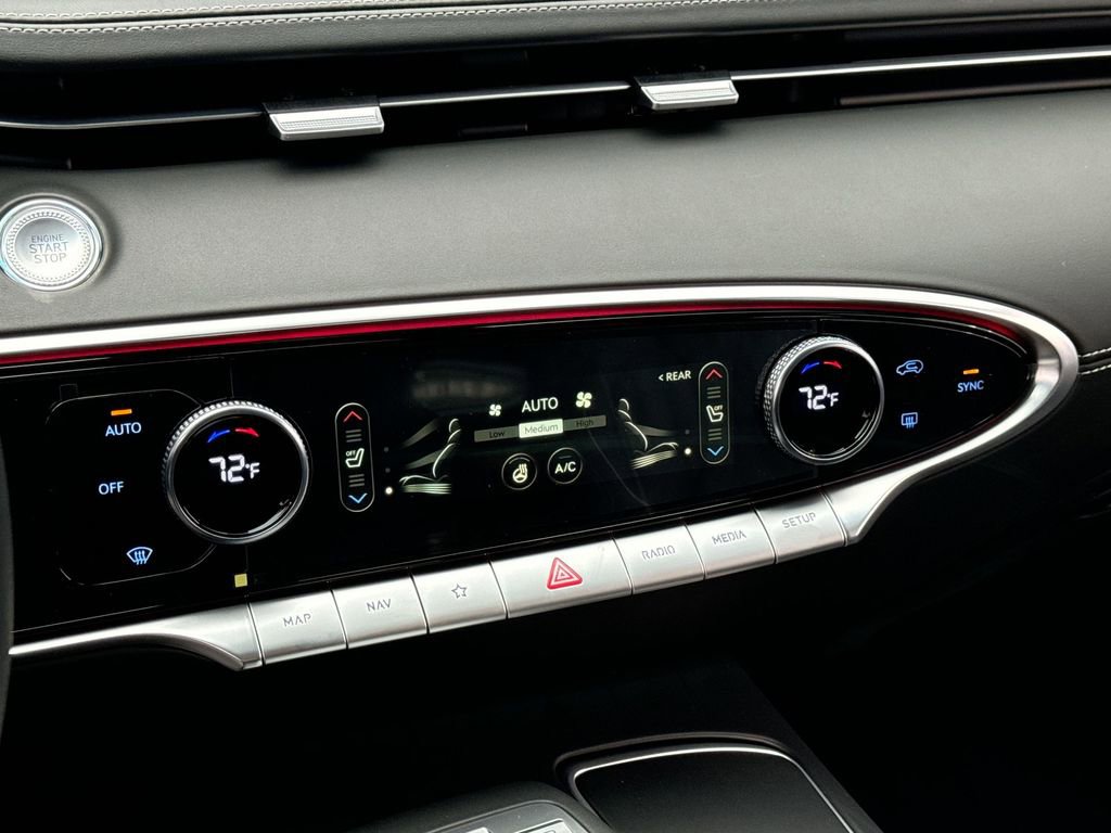 Used 2025 Genesis GV70 3.5T Sport w/ Sport Advanced Package image 29