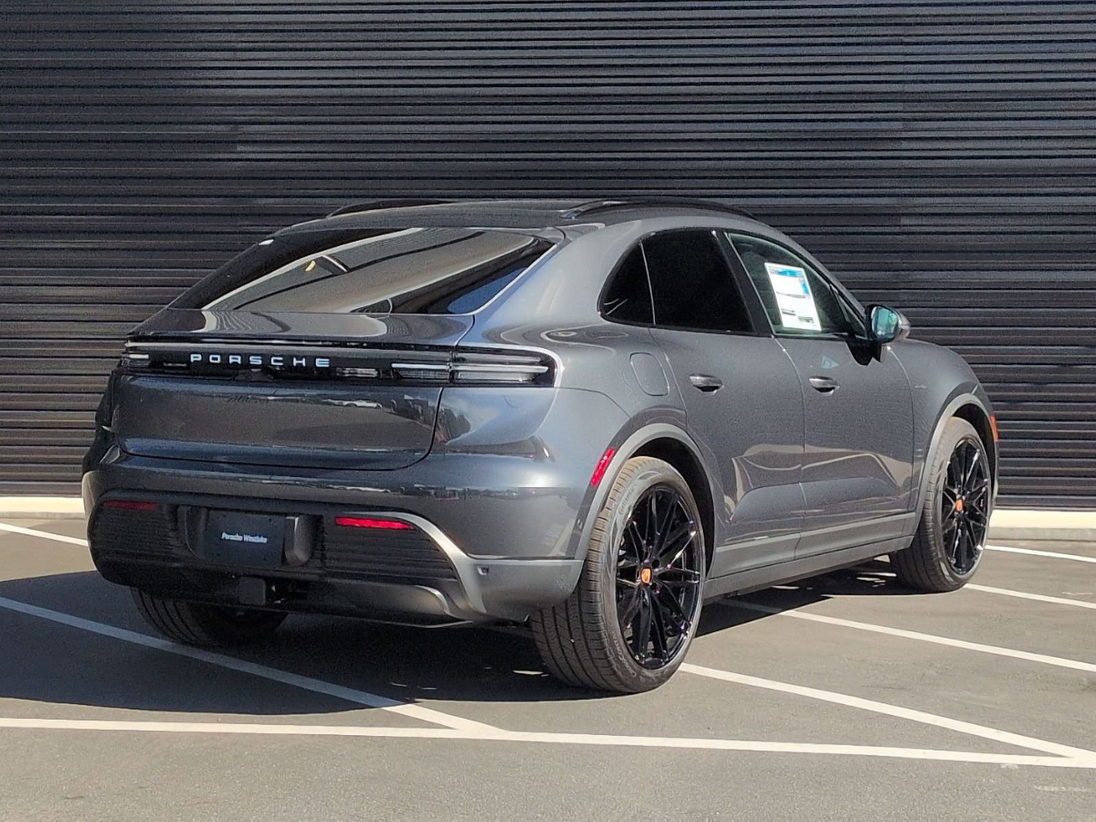 Used 2026 Porsche Macan Electric image 7