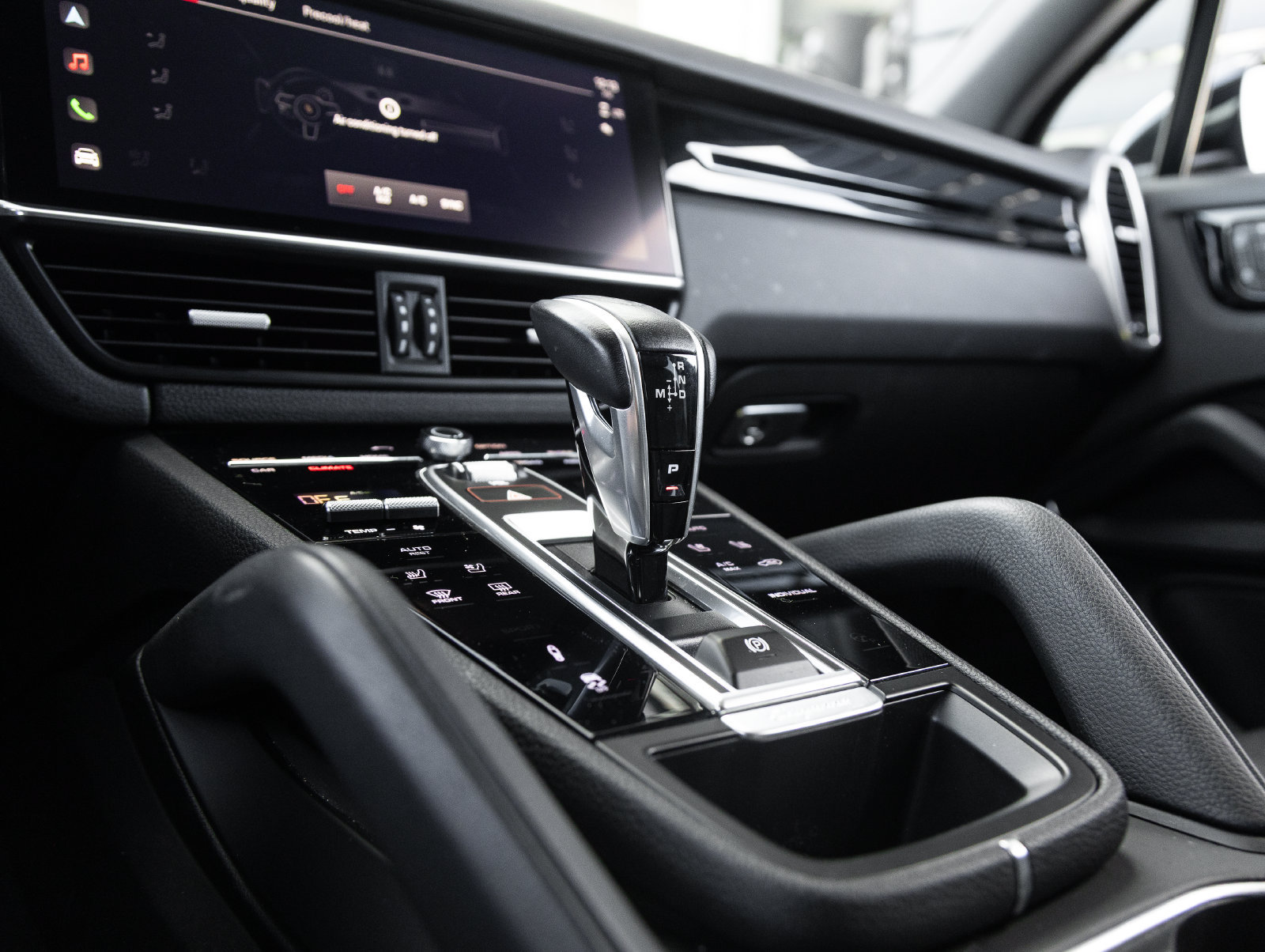 Certified 2023 Porsche Cayenne Platinum Edition AWD/4WD image 28