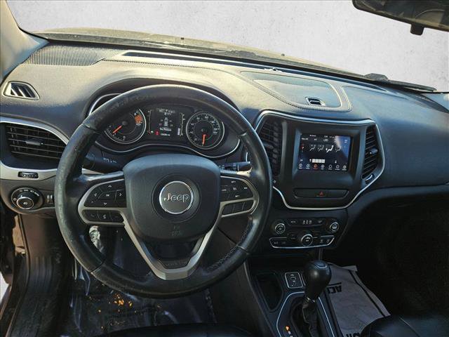 Used 2019 Jeep Cherokee Latitude Plus image 16