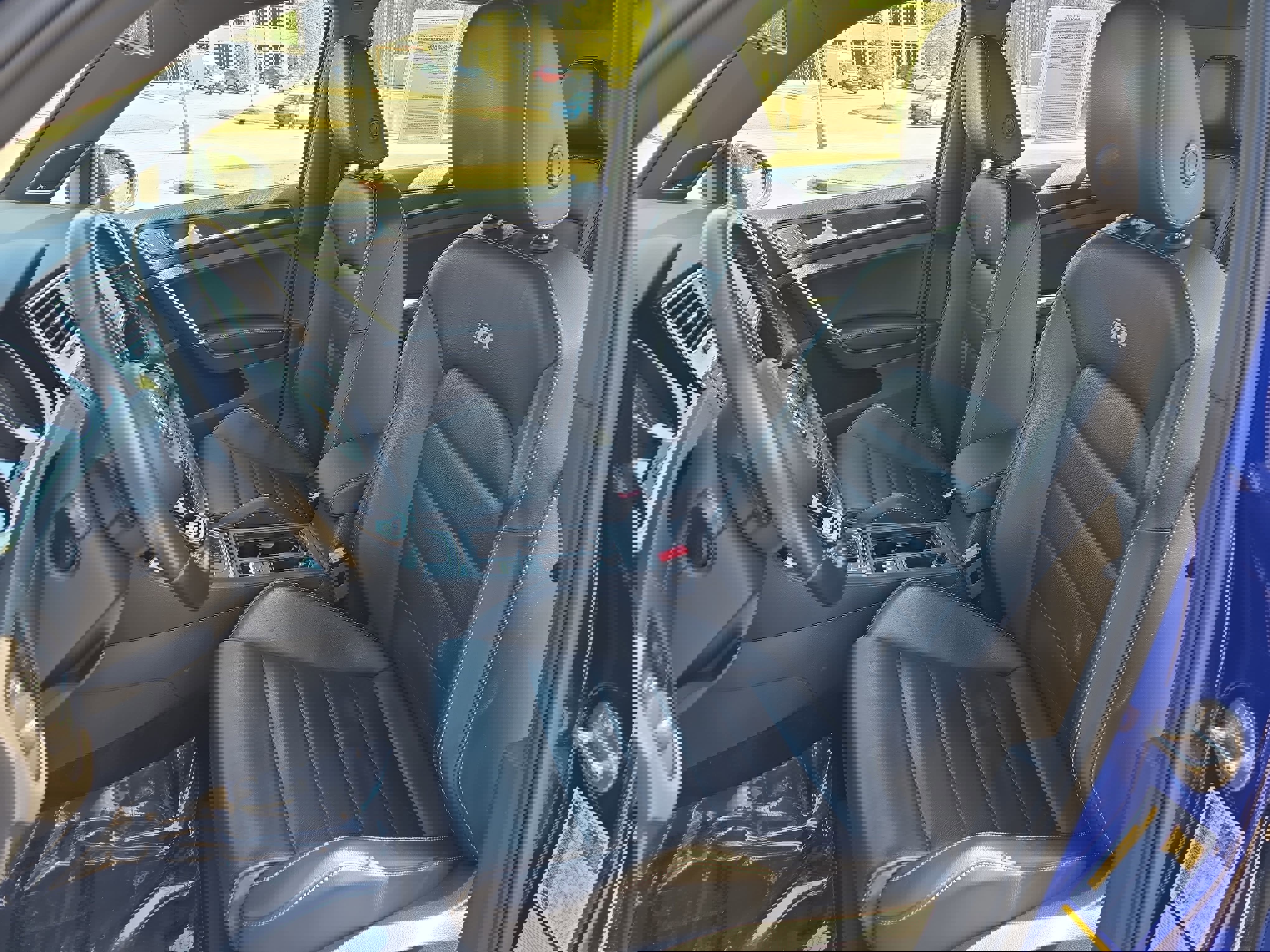 Used 2015 Volkswagen Golf R 4-Door image 16