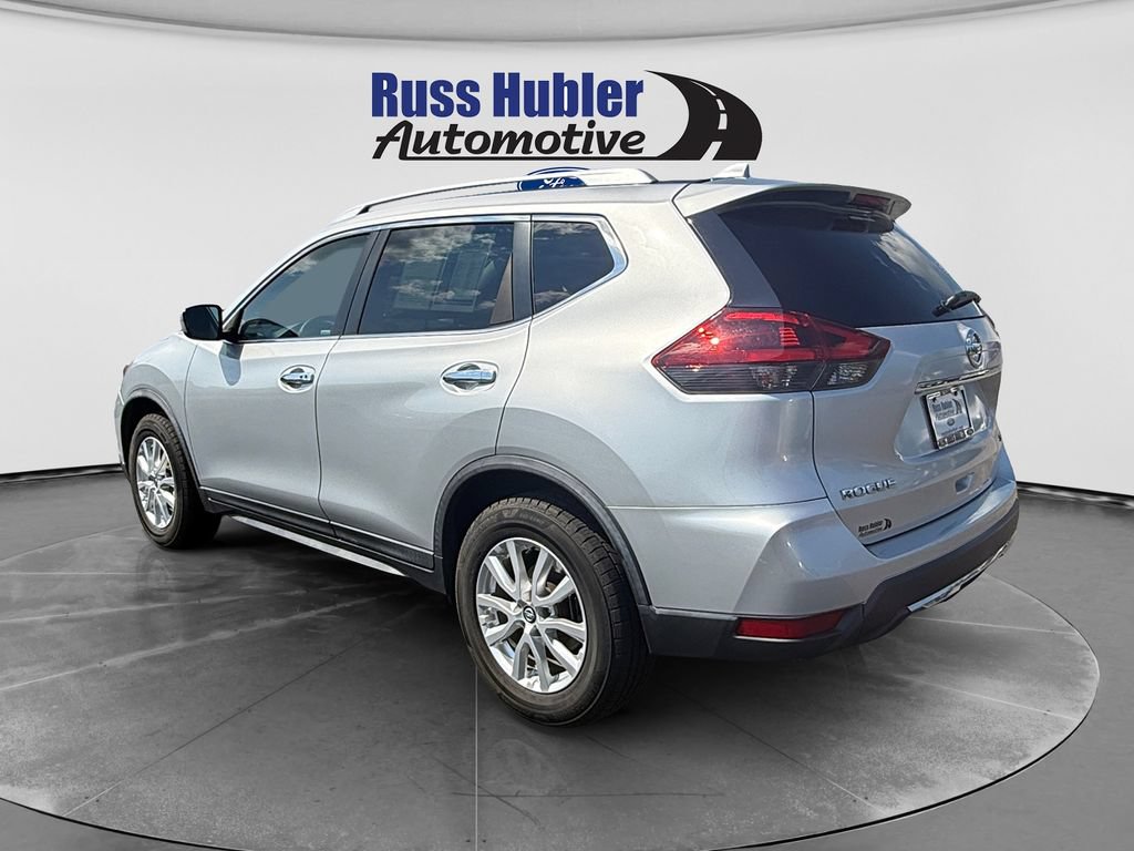 Used 2018 Nissan Rogue SV AWD/4WD image 3
