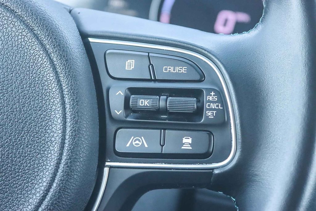 Used 2022 Kia Niro EX Premium image 24