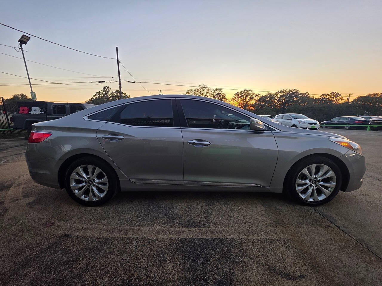 Used 2012 Hyundai Azera FWD image 11