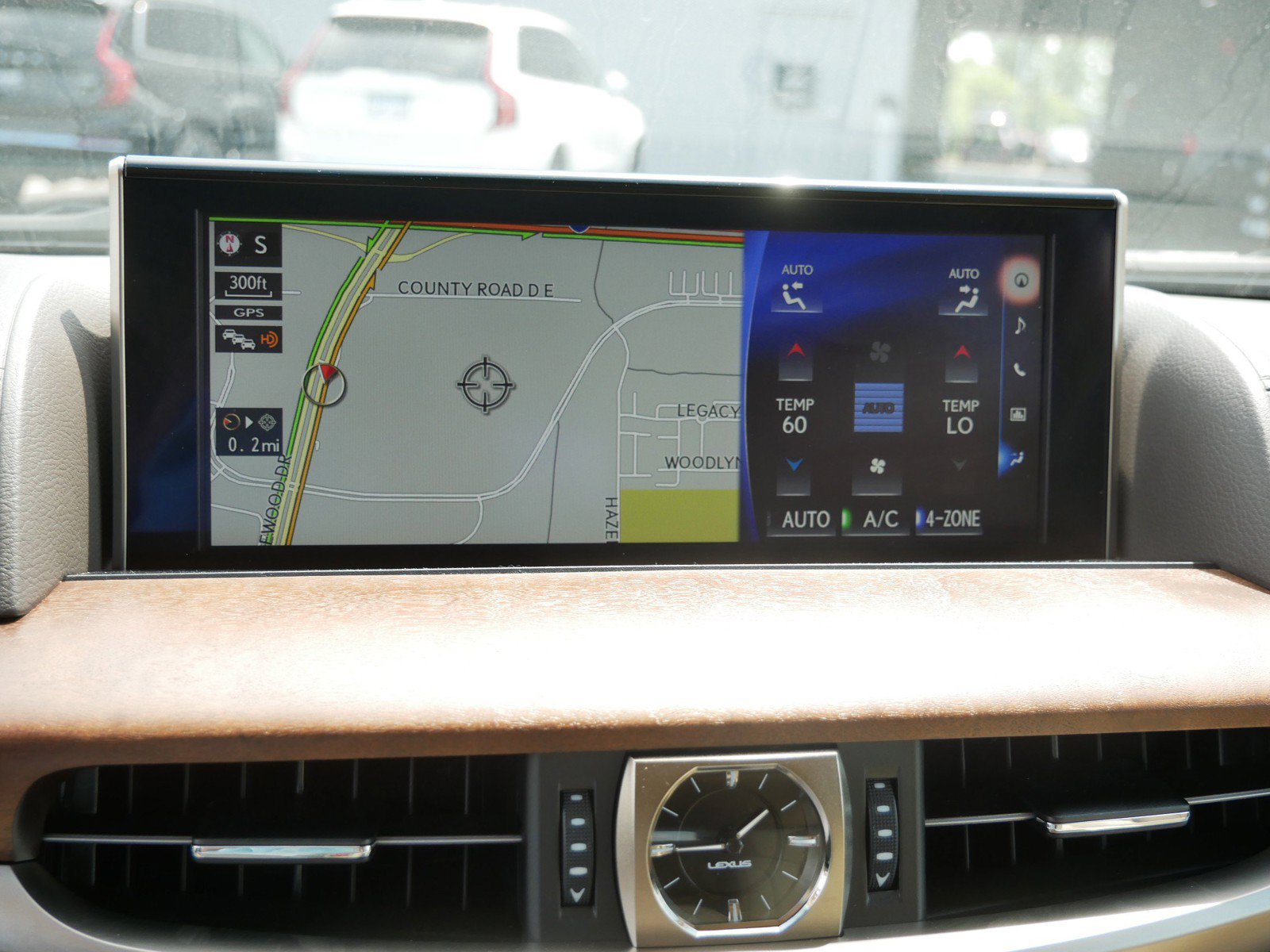 Used 2021 Lexus LX 570 4WD w/ Luxury Package image 19