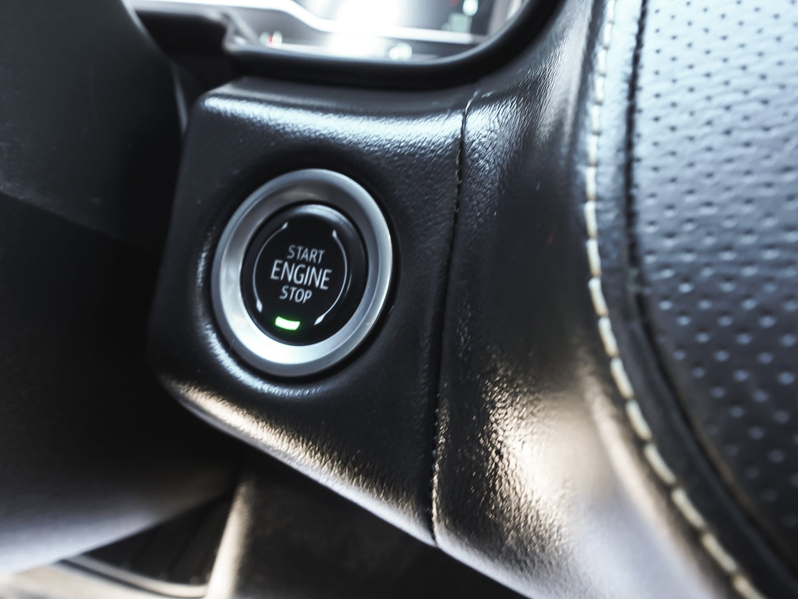 Used 2024 GMC Yukon SLT w/ SLT Luxury Package AWD/4WD image 23