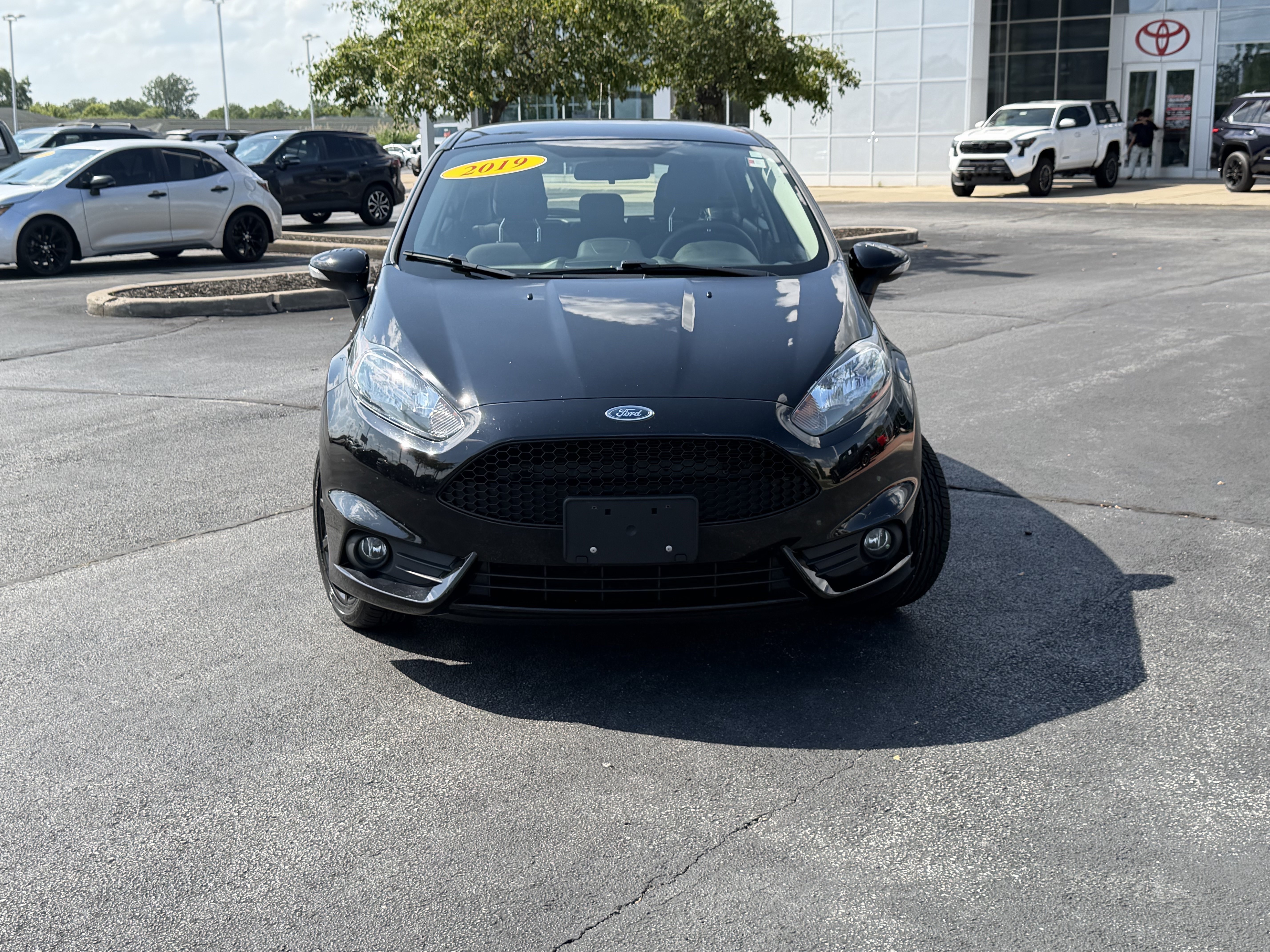 Used 2019 Ford Fiesta ST-Line w/ ST Line Cold Weather Package FWD image 2