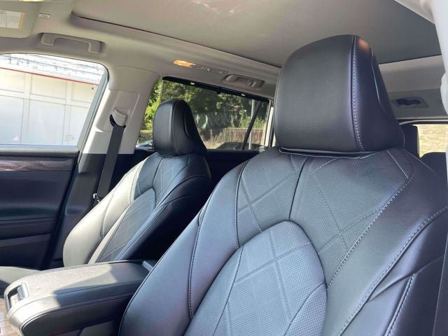 Used 2025 Toyota Highlander Platinum AWD/4WD image 23