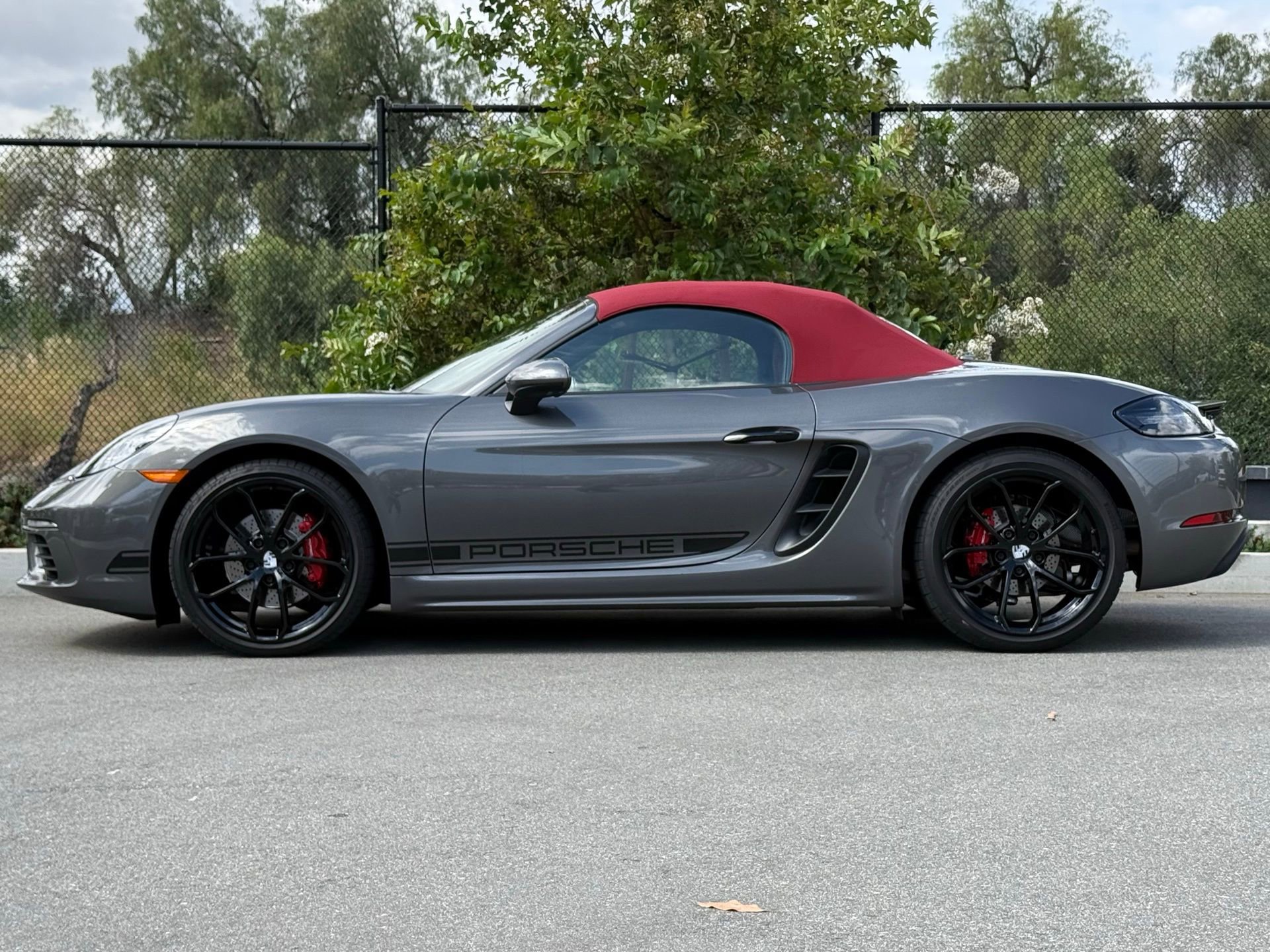 Certified 2024 Porsche 718 Boxster image 2