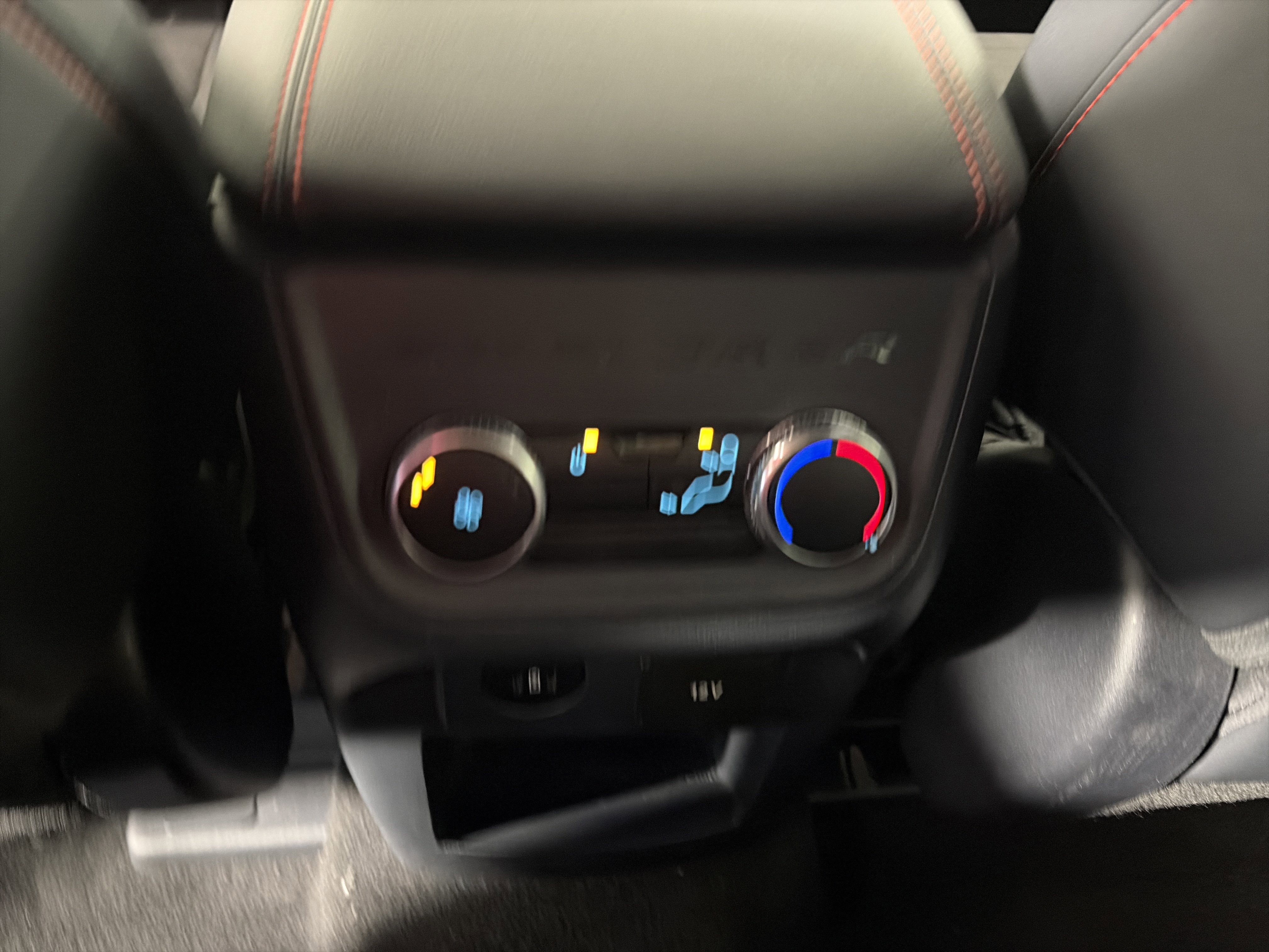 Used 2025 Ford Explorer ST-Line w/ ST-Line Street Pack image 37