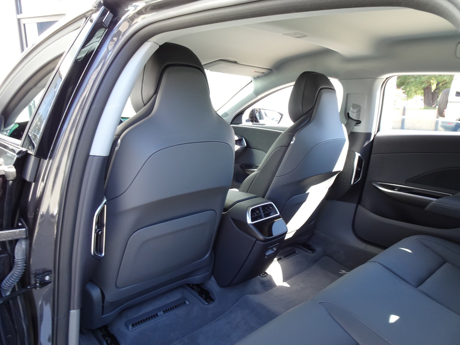 Used 2025 Lucid Air Touring AWD/4WD image 12