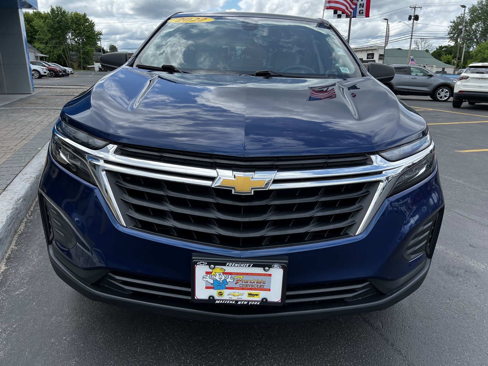 Used 2022 Chevrolet Equinox LS w/ LS Convenience Package image 3
