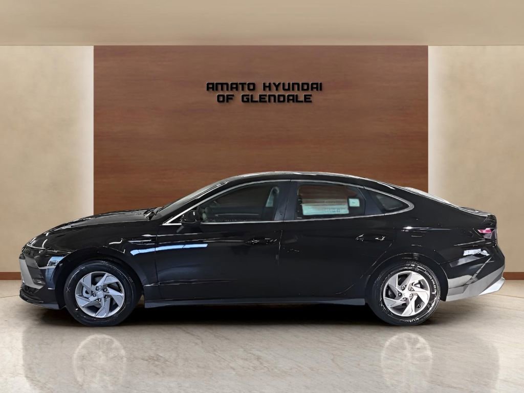 New 2026 Hyundai Sonata SE FWD image 2