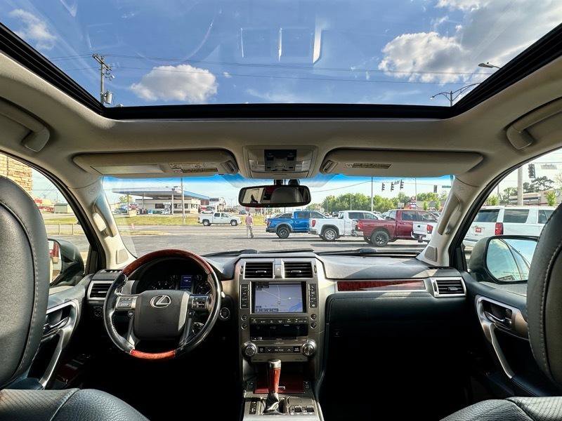Used 2015 Lexus GX 460 w/ Premium Package AWD/4WD image 21