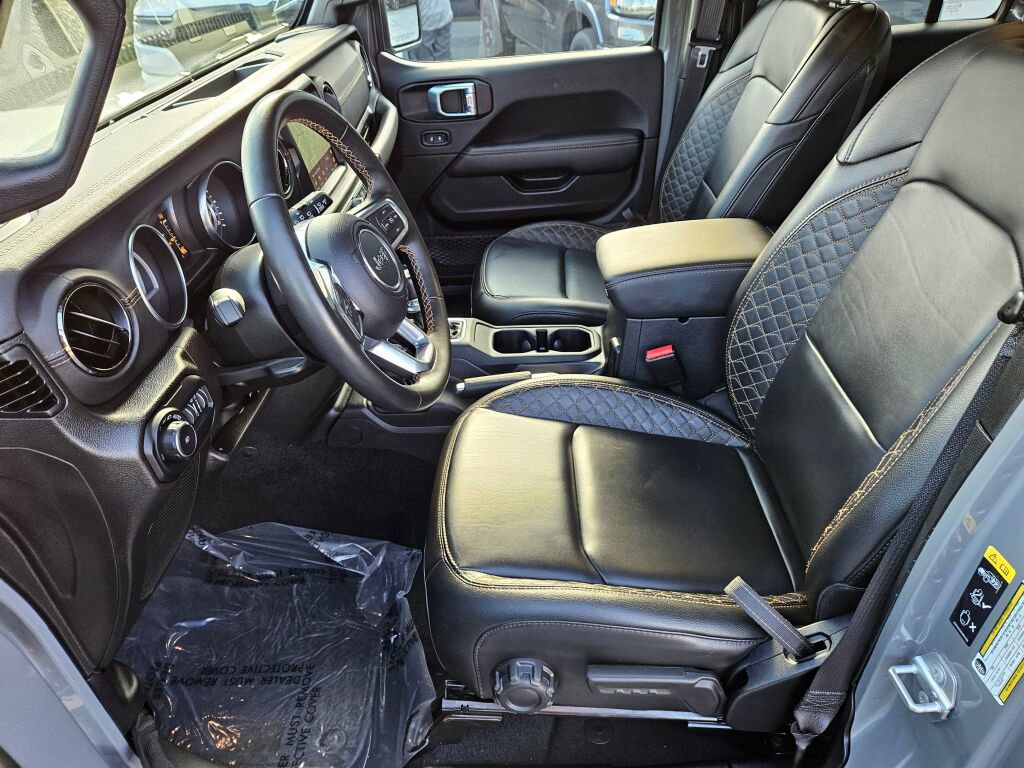 Used 2022 Jeep Wrangler Unlimited Sahara image 18