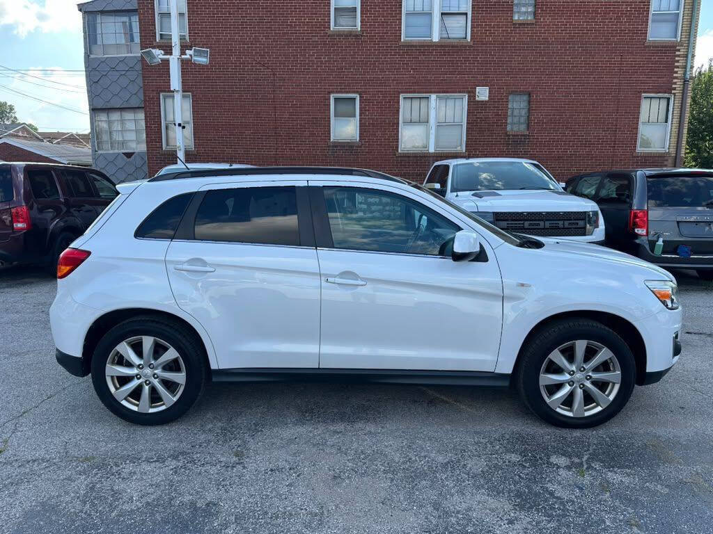 Used 2013 Mitsubishi Outlander Sport SE AWD/4WD image 7