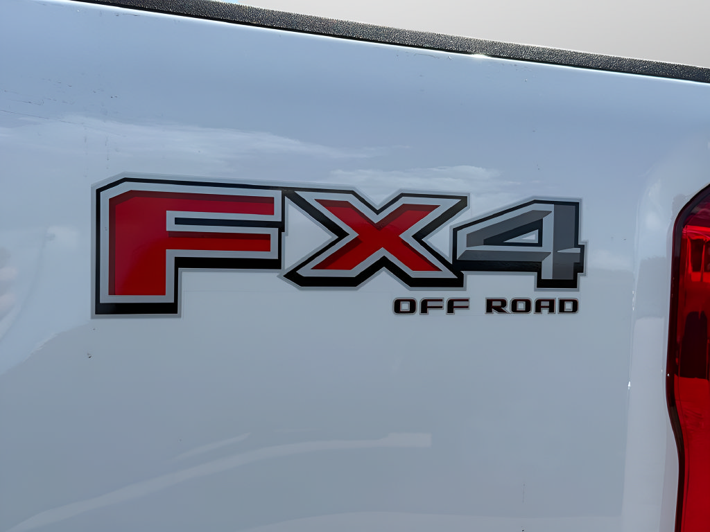 New 2026 Ford F250 XL w/ FX4 Off-Road Package AWD/4WD image 17