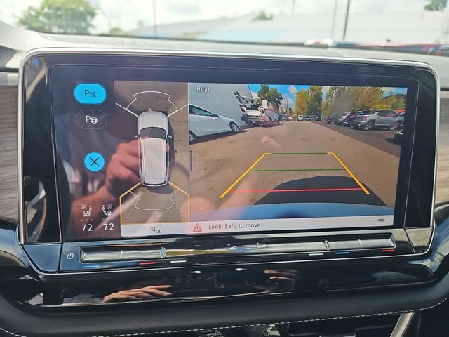 Used 2024 Volkswagen Atlas SEL Premium R-Line AWD/4WD image 16