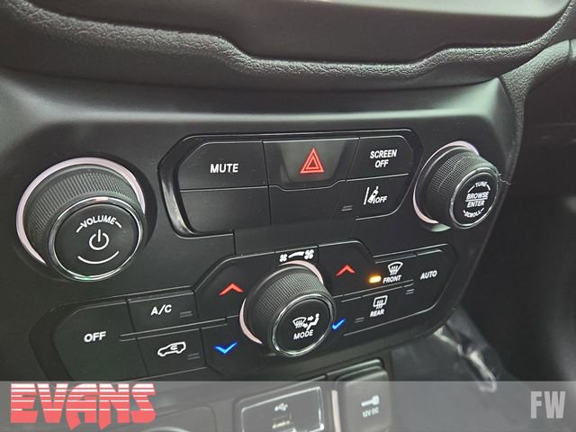 Used 2023 Jeep Renegade Latitude w/ Sun/Sound Group image 10