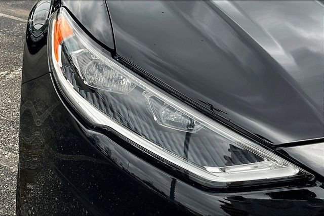 Used 2017 Ford Fusion SE w/ Fusion SE Technology Package image 31