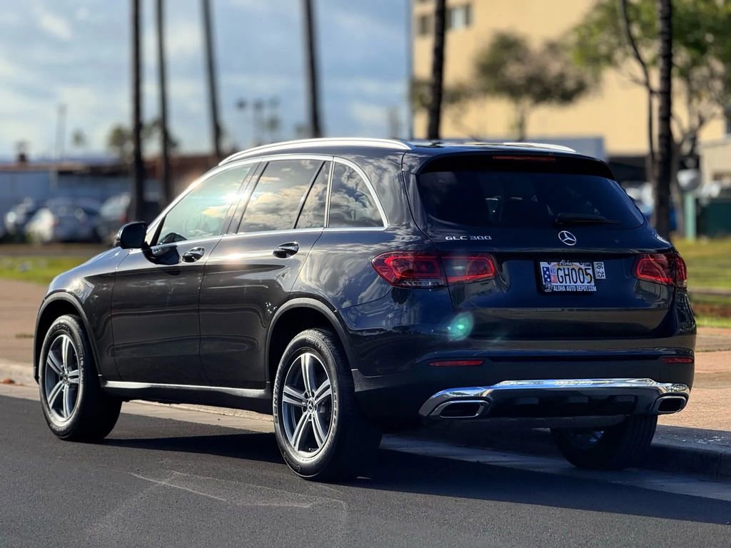 Used 2021 Mercedes-Benz GLC 300 w/ Premium Package image 3