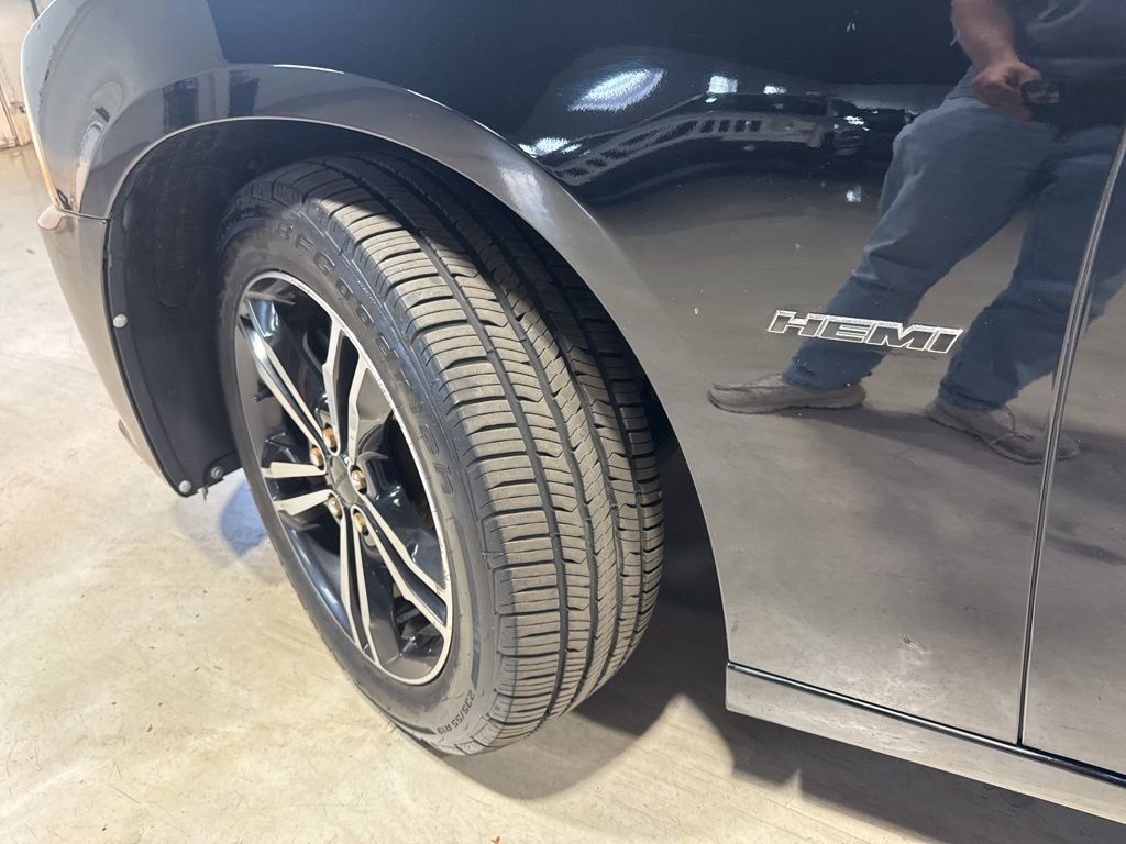 Used 2013 Dodge Charger R/T AWD/4WD image 3