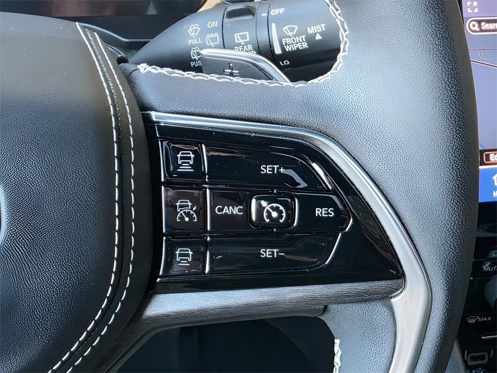 Used 2024 Jeep Grand Cherokee Overland w/ Luxury Tech Group IV image 27