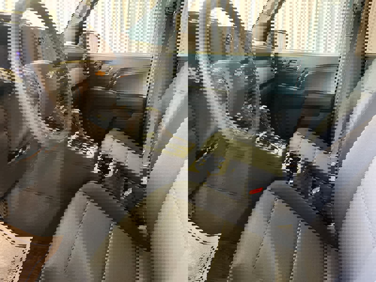 Used 2024 Chevrolet Colorado W/T image 20