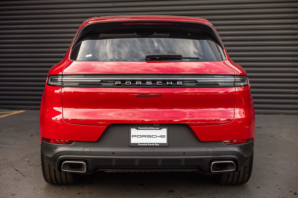 Certified 2025 Porsche Cayenne E-Hybrid AWD/4WD image 8