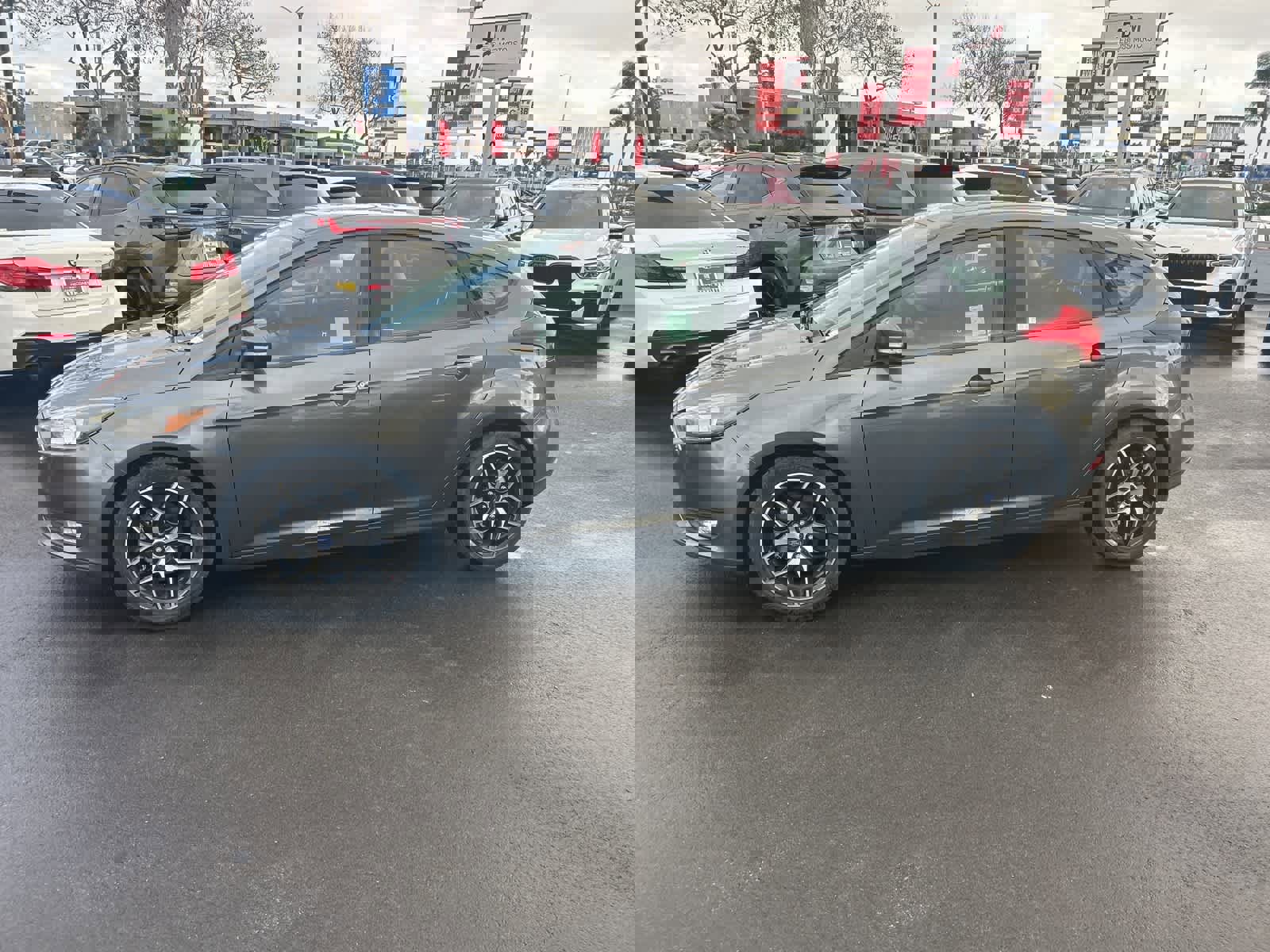 Used 2018 Ford Focus SEL image 4