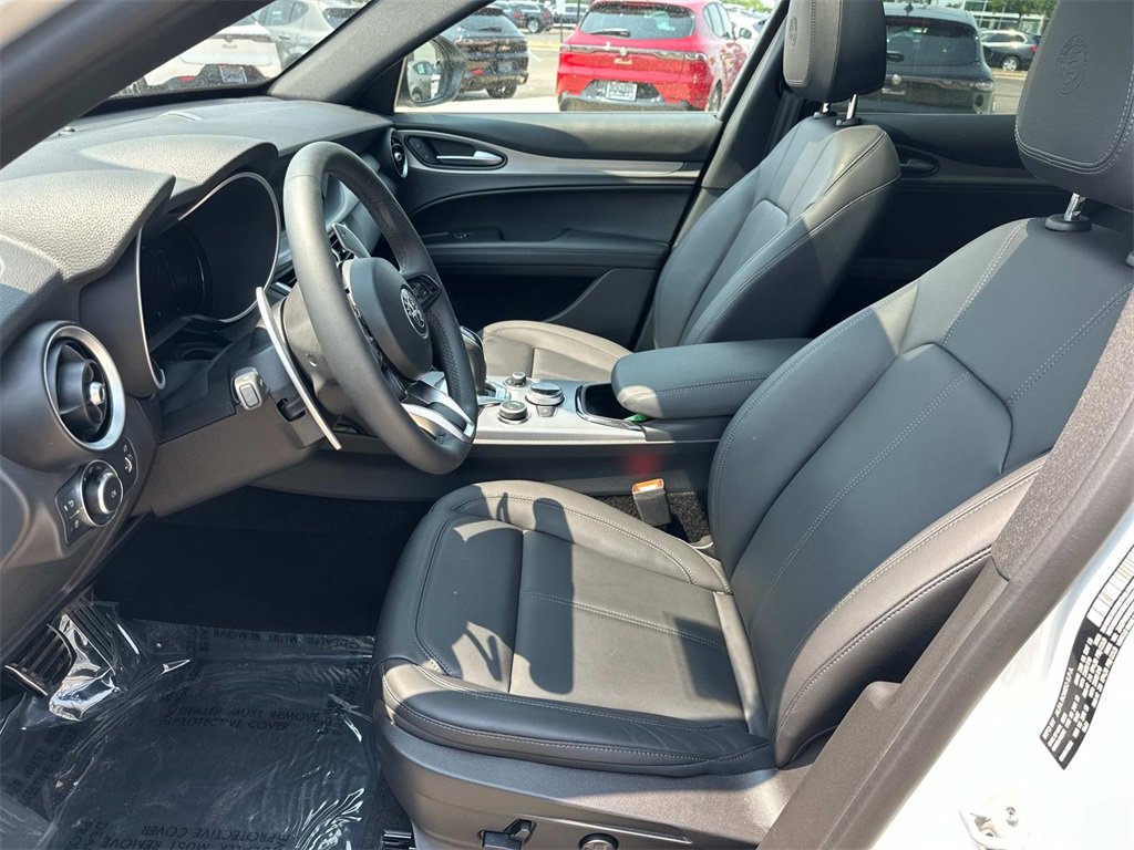 New 2025 Alfa Romeo Stelvio Sprint w/ Convenience Package image 19