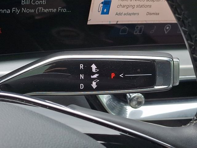 Used 2024 Cadillac Lyriq Luxury image 18