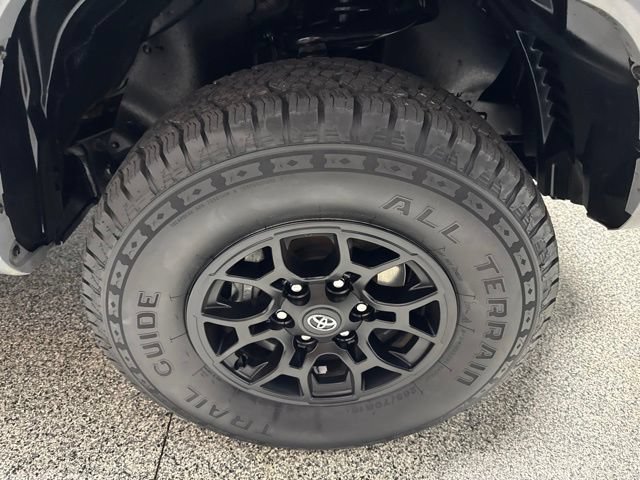 Used 2021 Toyota Tacoma SR5 w/ Technology Package AWD/4WD image 27