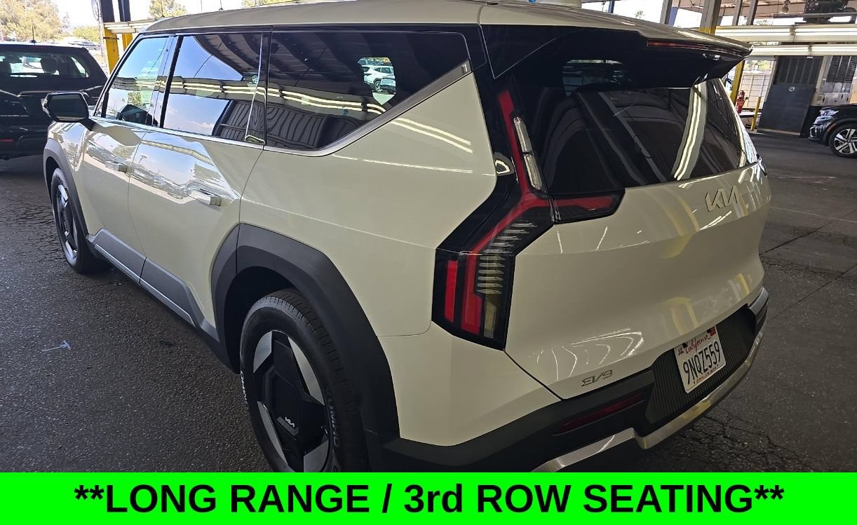 Certified 2024 Kia EV9 Light Long Range RWD image 2