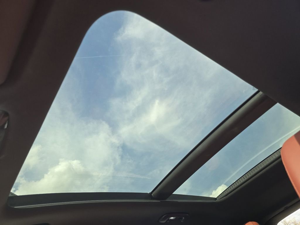 Used 2024 Kia Sportage SX image 3