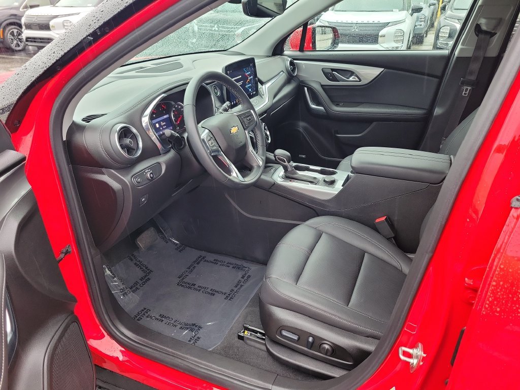 Used 2024 Chevrolet Blazer LT w/ Sound & Technology Package FWD image 16