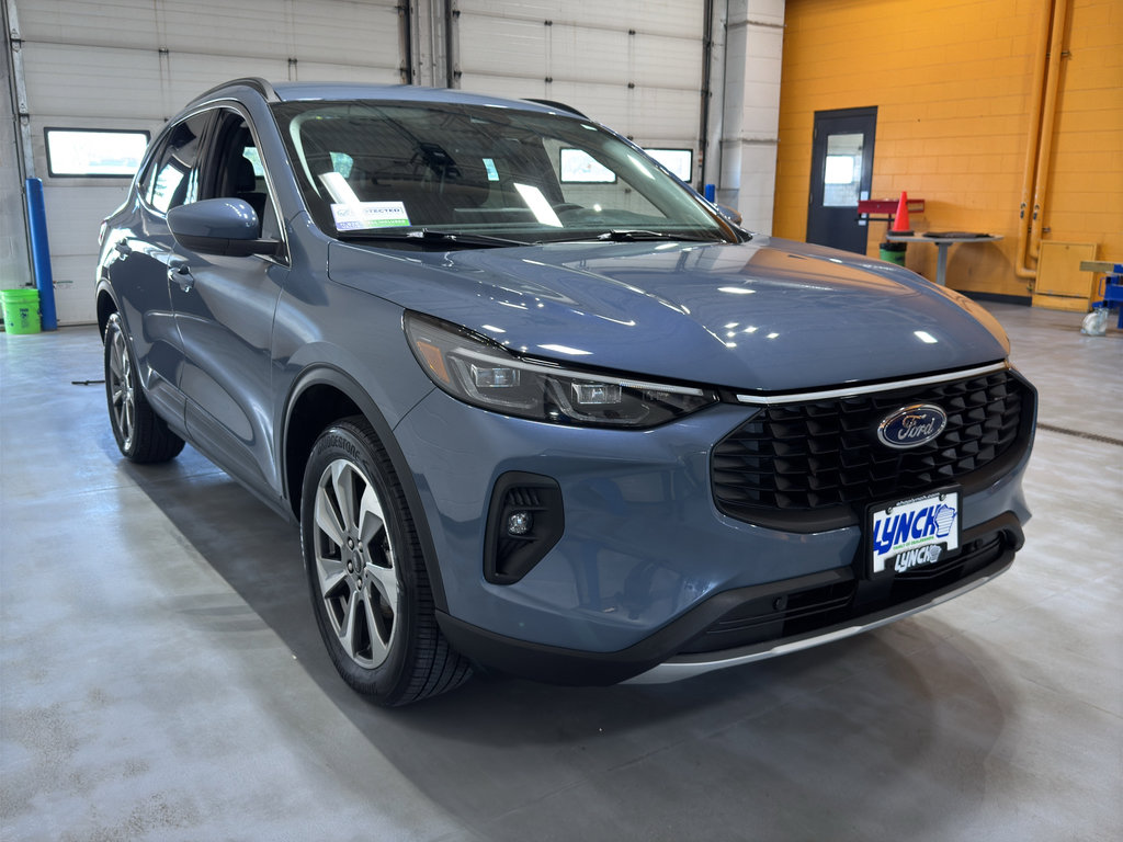 Used 2025 Ford Escape Platinum image 7