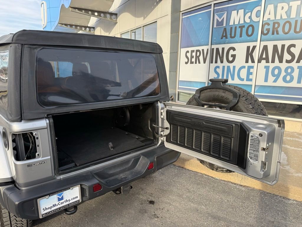 Used 2018 Jeep Wrangler Unlimited Sahara image 33