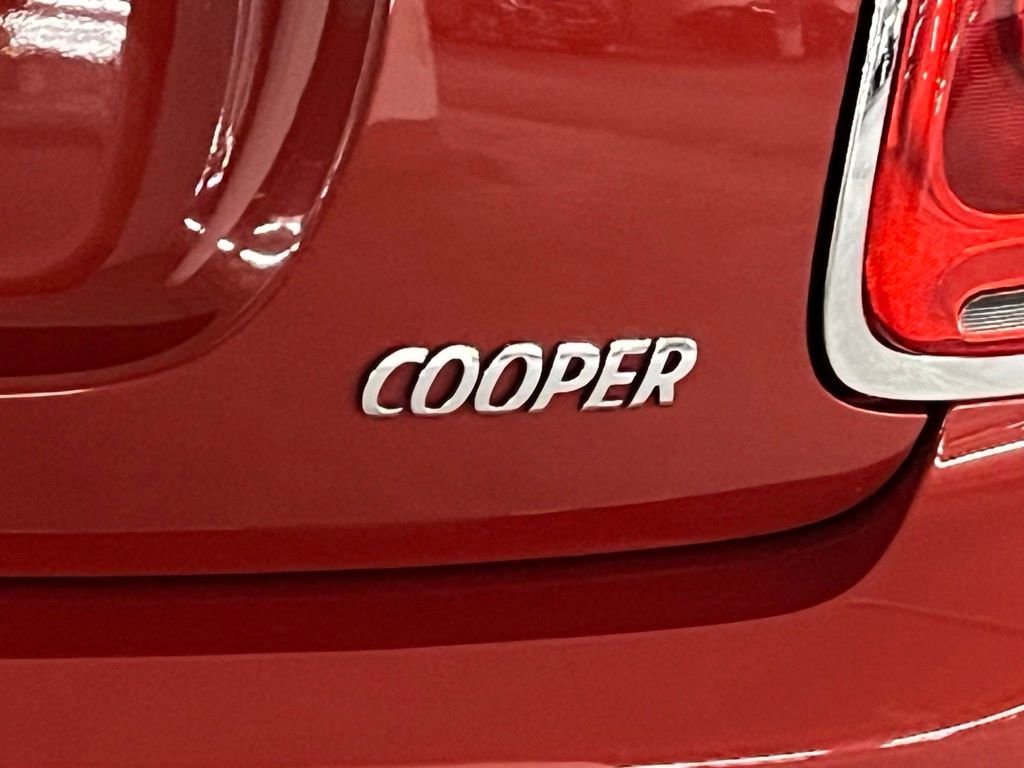 Used 2016 MINI Cooper 4-Door Hardtop image 31