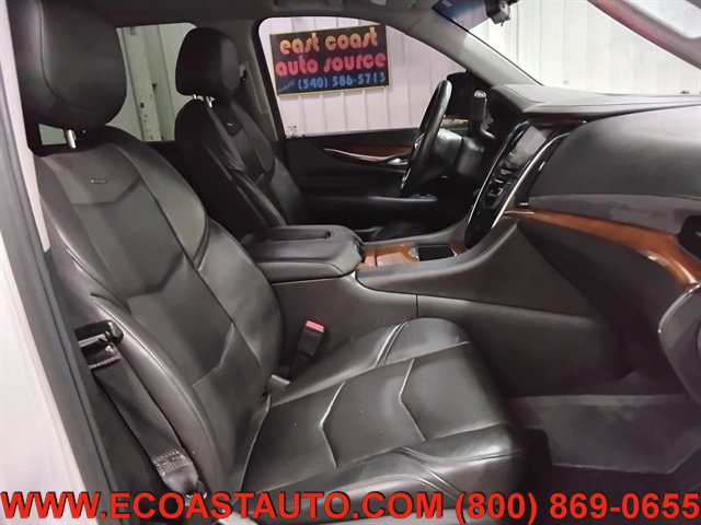 Used 2017 Cadillac Escalade Luxury AWD/4WD image 16