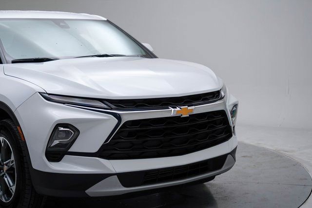 Used 2025 Chevrolet Blazer LT image 11